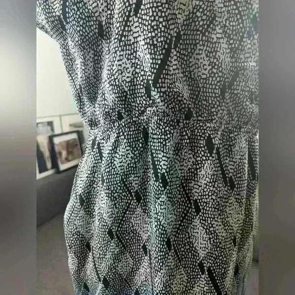 Forever 21 Contemporary Shirt Dress -- Size M -- Light, airy, 80s vibe - Picture 9 of 9